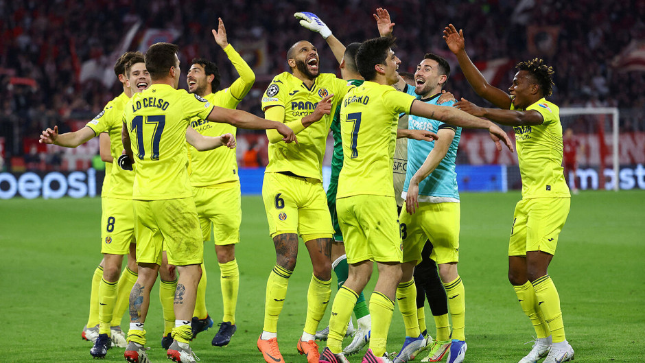 体育游戏-包含塞维利亚训练开放日，转会期临场应变引欢呼，西甲在即，阵容厚度经受考验的词条-体育游戏